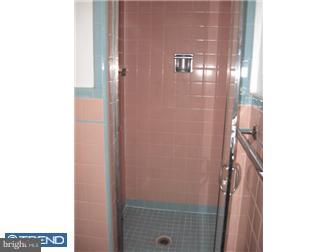 728 Marley Road Philadelphia, PA 19124 - Photo 7 of 11 Bathroom