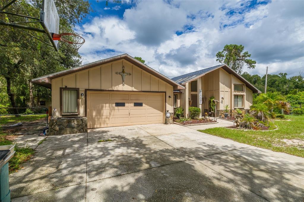 7151 Red Oak Loop New Port Richey, FL 34654 - Photo 6 of 36 Gallery Image 6