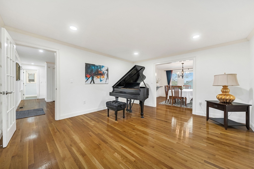 37 Woodcliffe Road Lexington, MA 02421 - Photo 16 of 40 Gallery Image 16