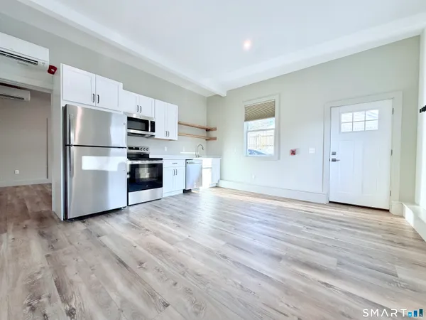 $1,875 | 29 East Main Street, Unit B3, North Canaan, CT 06018