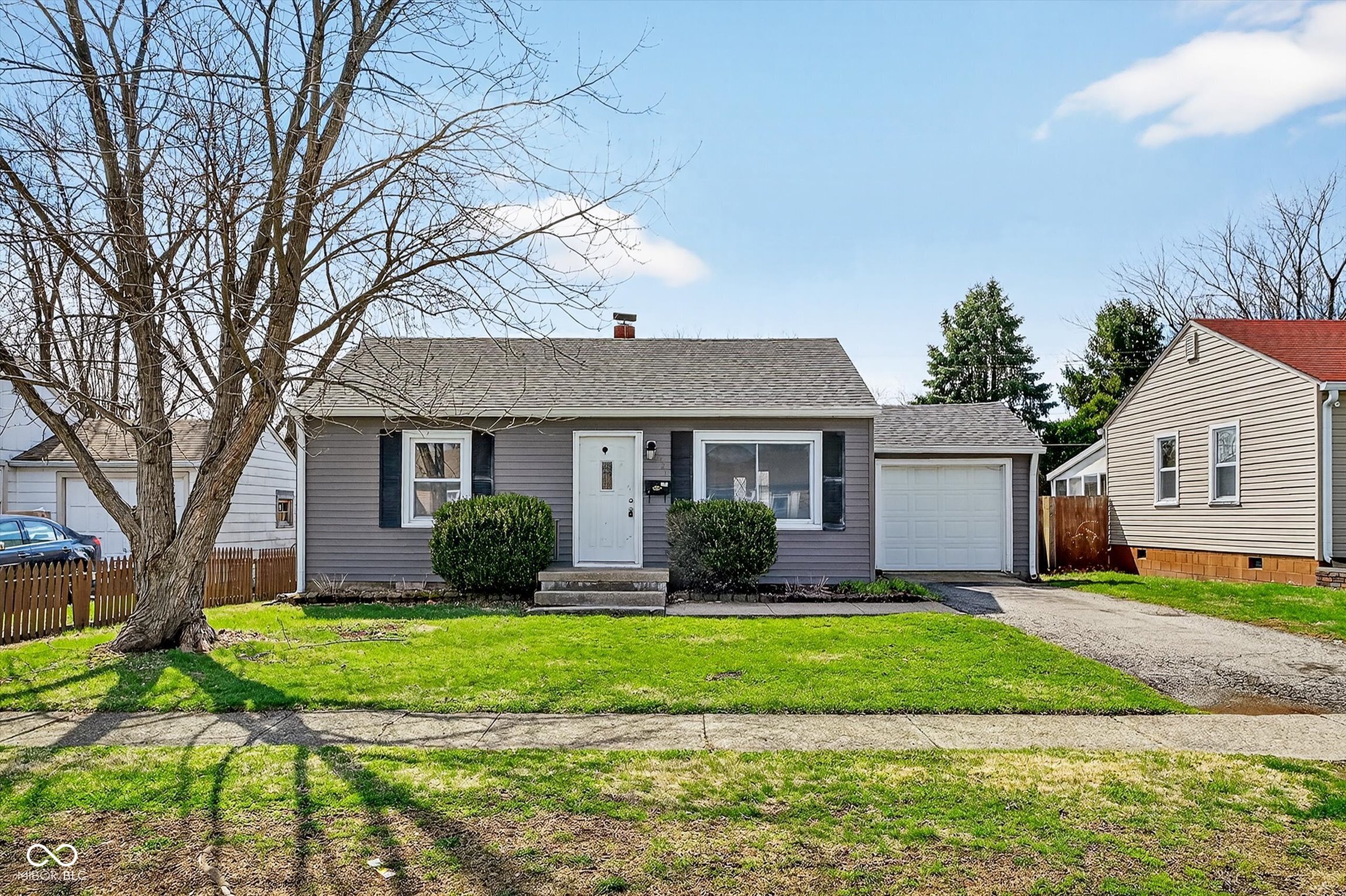 421 Fletcher Lane Beech Grove, IN 46107 - Photo 2 of 25