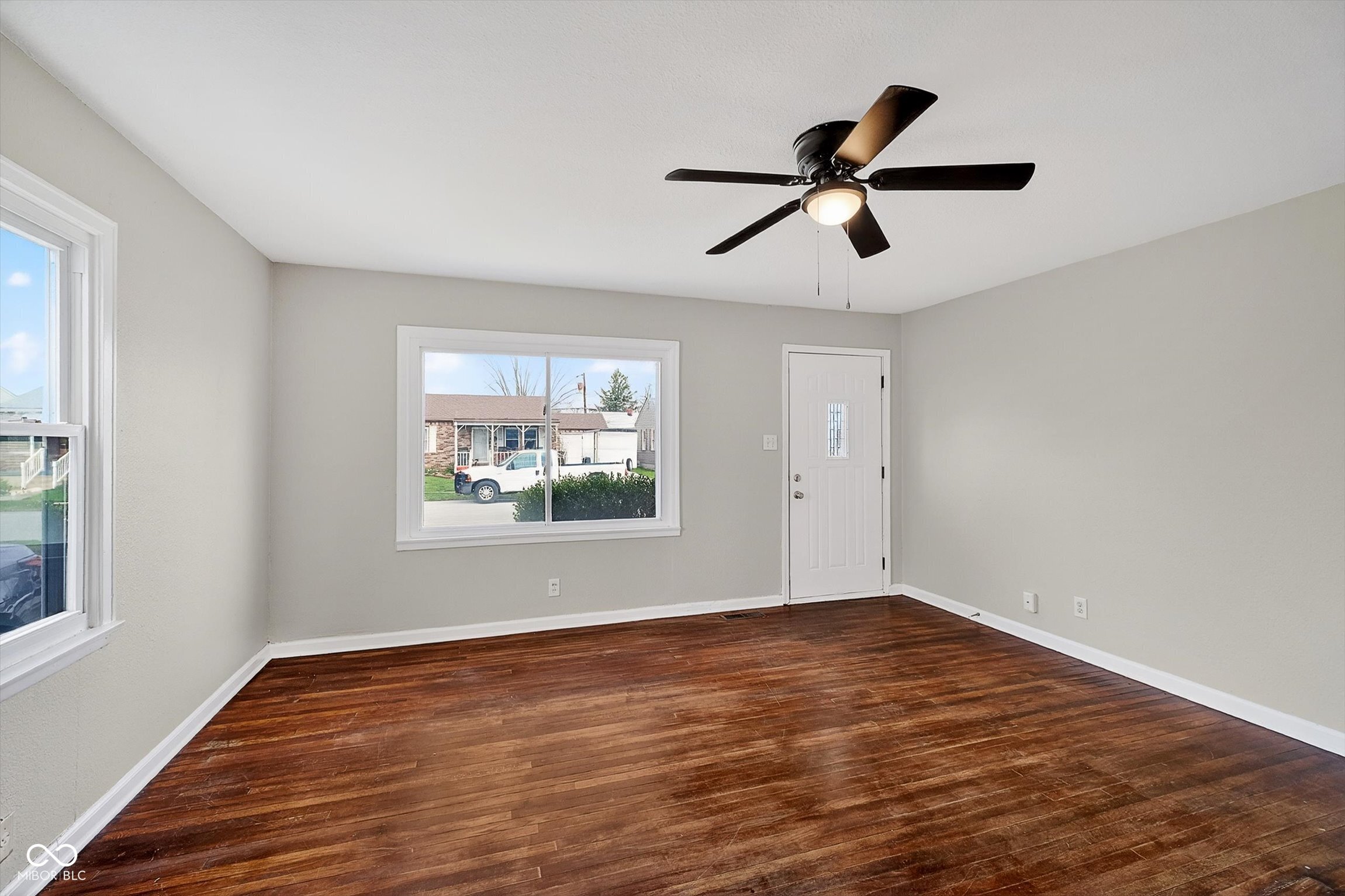 421 Fletcher Lane Beech Grove, IN 46107 - Photo 3 of 25