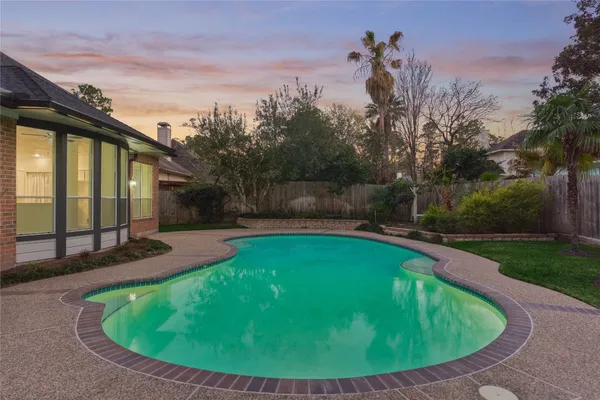 $779,900 | 168 Bristol Bend Circle, The Woodlands, TX 77382