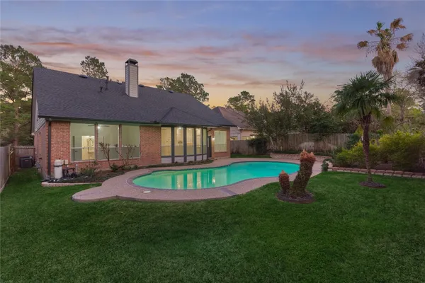 $779,900 | 168 Bristol Bend Circle, The Woodlands, TX 77382