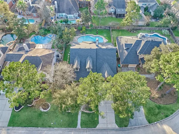 $779,900 | 168 Bristol Bend Circle, The Woodlands, TX 77382