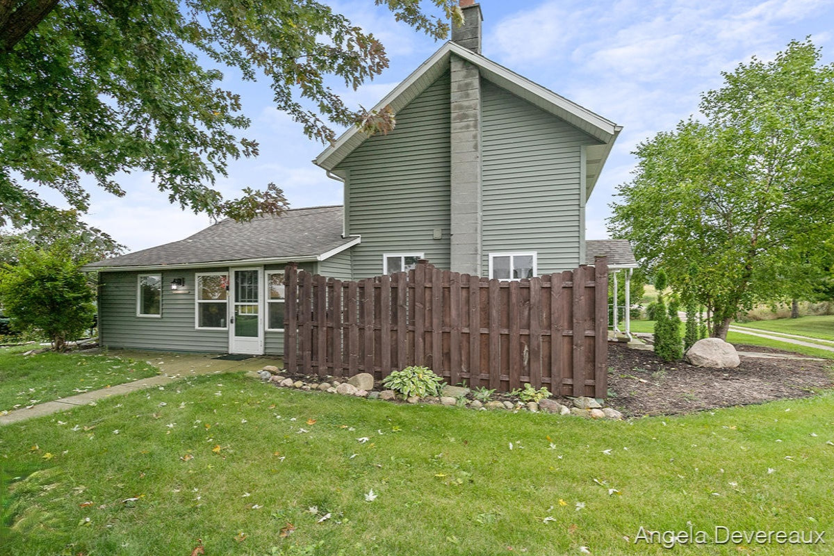 9879 South Alger Road Perrinton, MI 48871 - Photo 18 of 36 IMG_1022