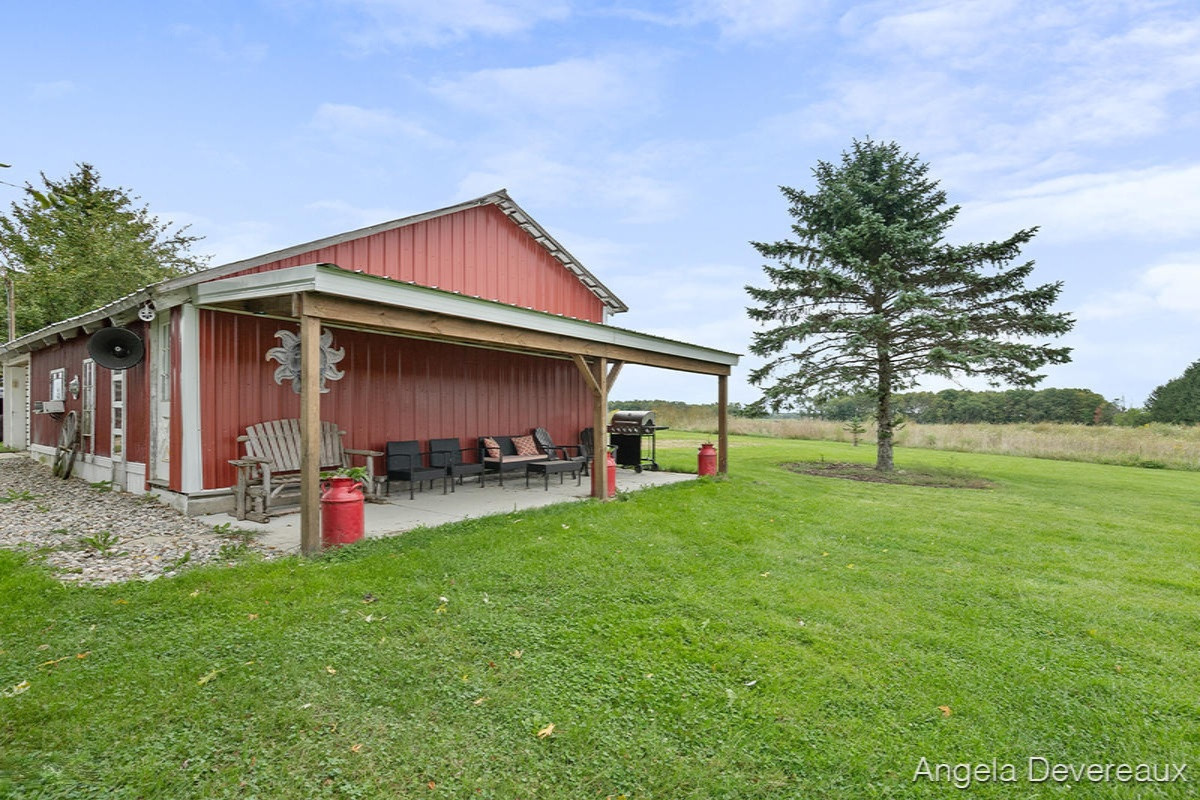 9879 South Alger Road Perrinton, MI 48871 - Photo 20 of 36 IMG_1021