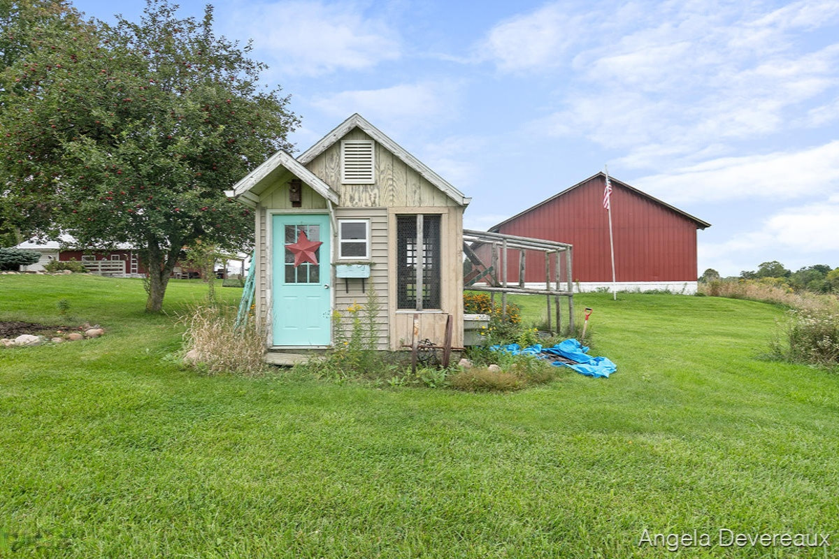 9879 South Alger Road Perrinton, MI 48871 - Photo 23 of 36 IMG_1017