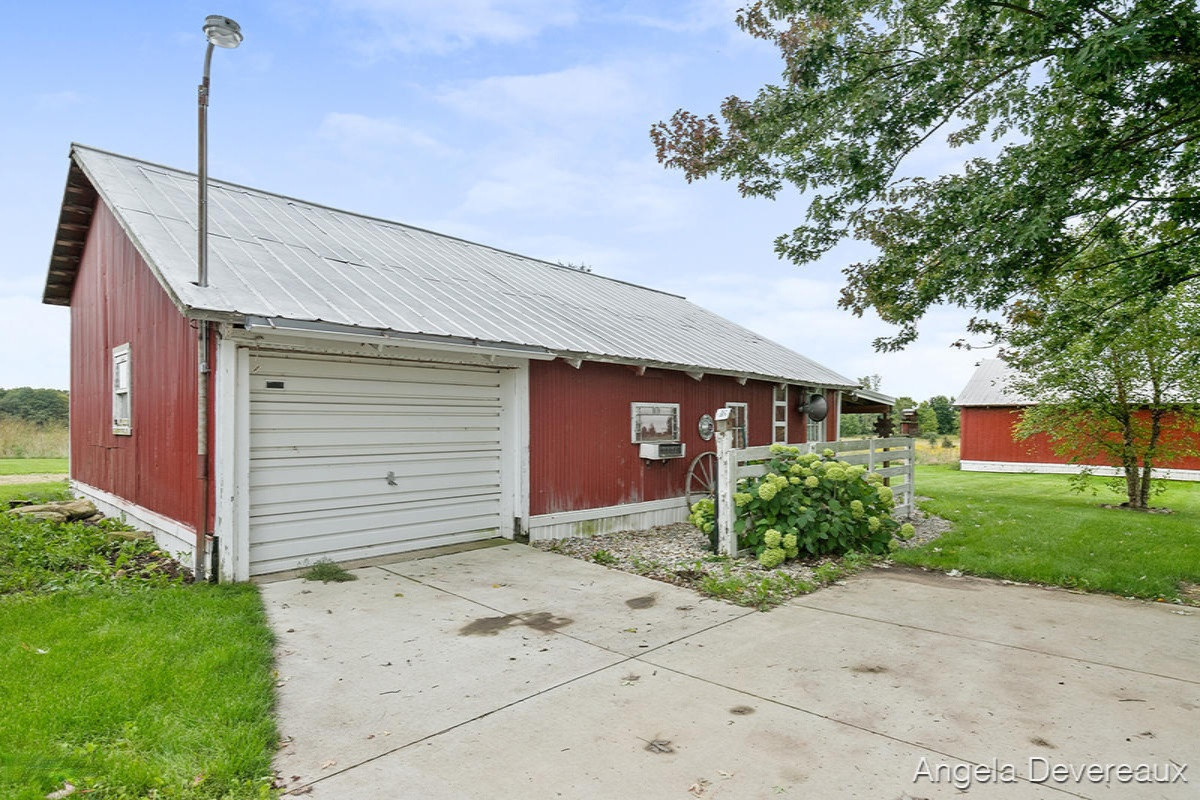 9879 South Alger Road Perrinton, MI 48871 - Photo 24 of 36 IMG_1023