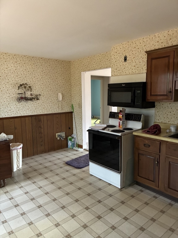 108 Nelson Road Colrain, MA 01340 - Photo 4 of 10