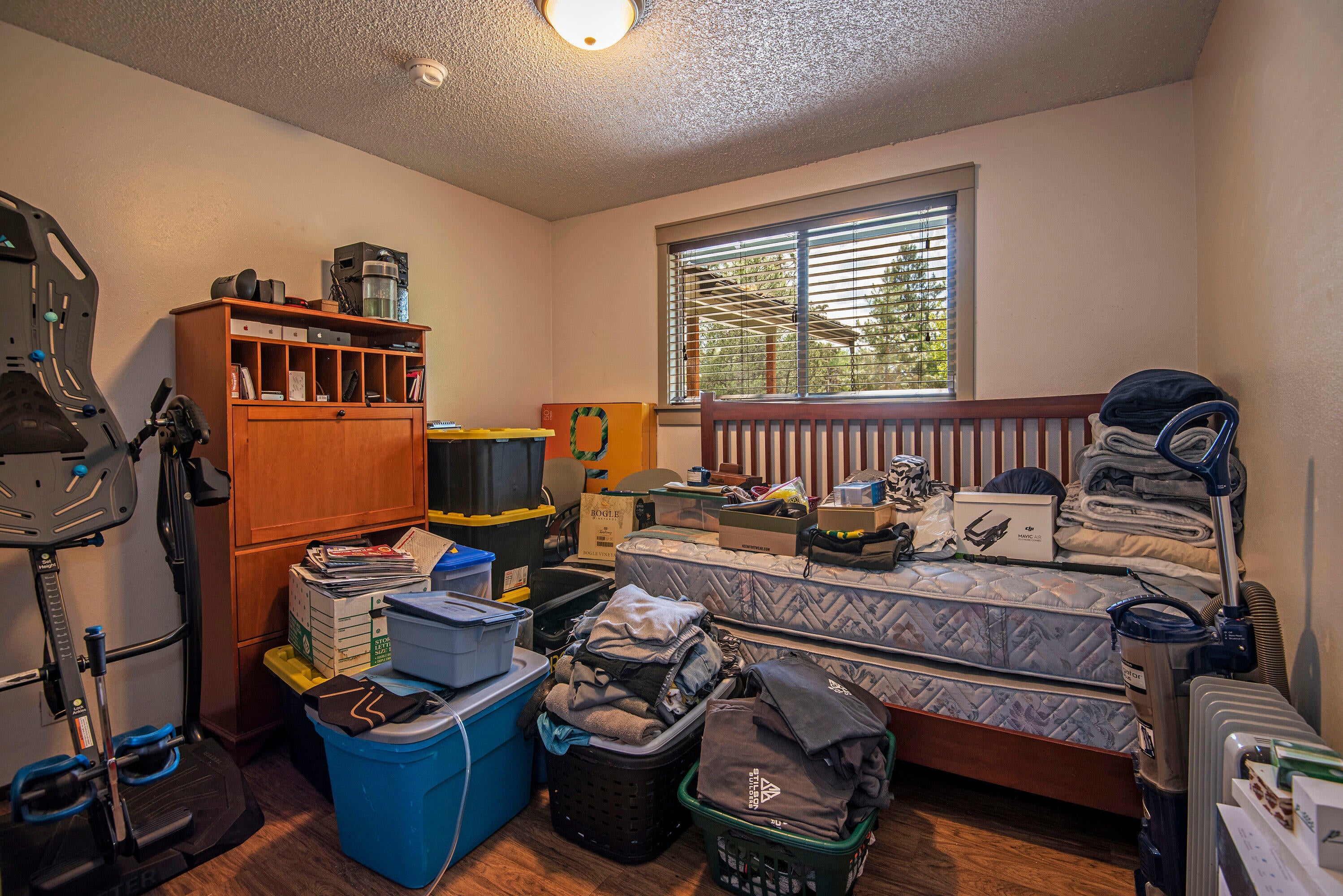 2806 Northeast Shepard Road Bend, OR 97701 - Photo 23 of 28 ***Tenant is in the process of moving - he is cleaning out the home. Please excuse the clutter. It will be gone!