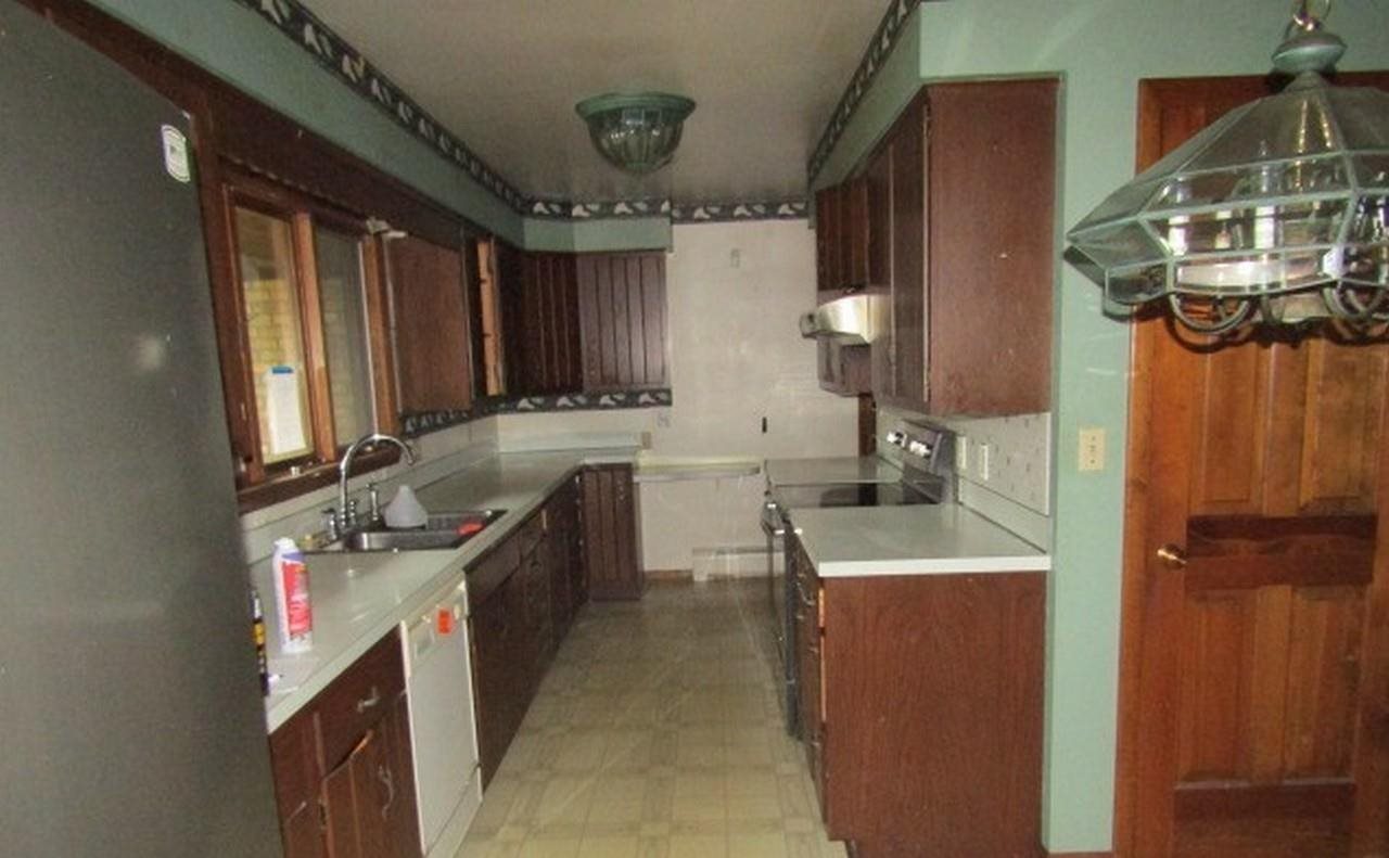 4726 Baker Road Bridgeport, MI 48722 - Photo 13 of 16
