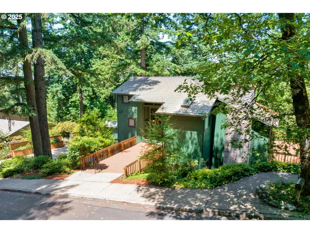 $990,000 | 3574 Spring Boulevard, Eugene, OR 97405