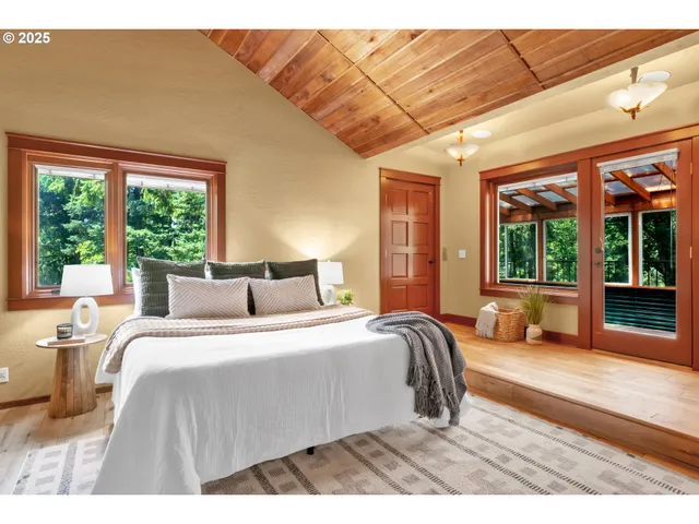 $990,000 | 3574 Spring Boulevard, Eugene, OR 97405