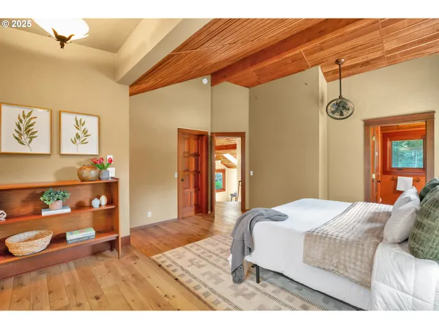 $990,000 | 3574 Spring Boulevard, Eugene, OR 97405