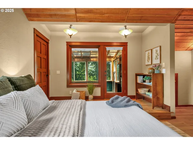 $990,000 | 3574 Spring Boulevard, Eugene, OR 97405