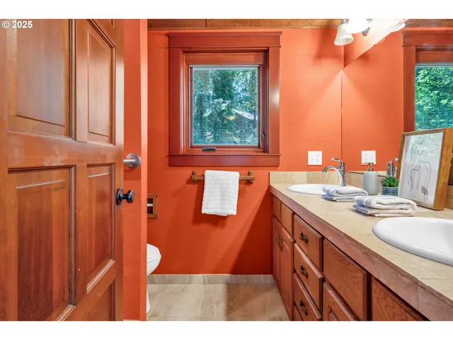 $990,000 | 3574 Spring Boulevard, Eugene, OR 97405