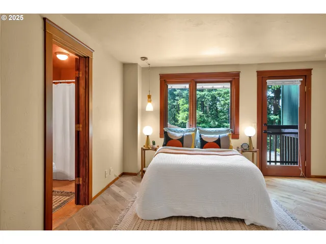 $990,000 | 3574 Spring Boulevard, Eugene, OR 97405