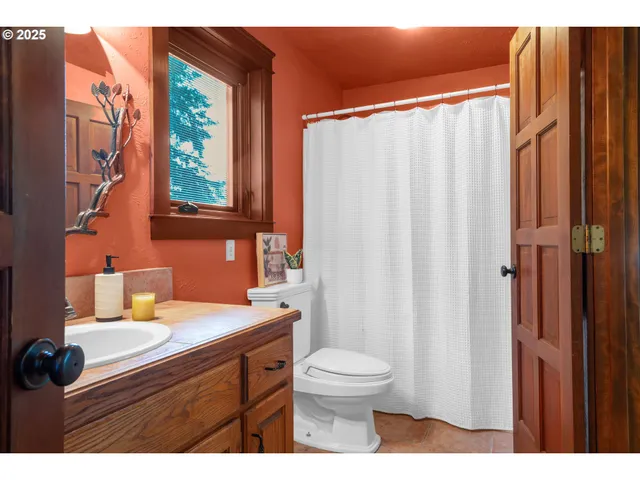 $990,000 | 3574 Spring Boulevard, Eugene, OR 97405