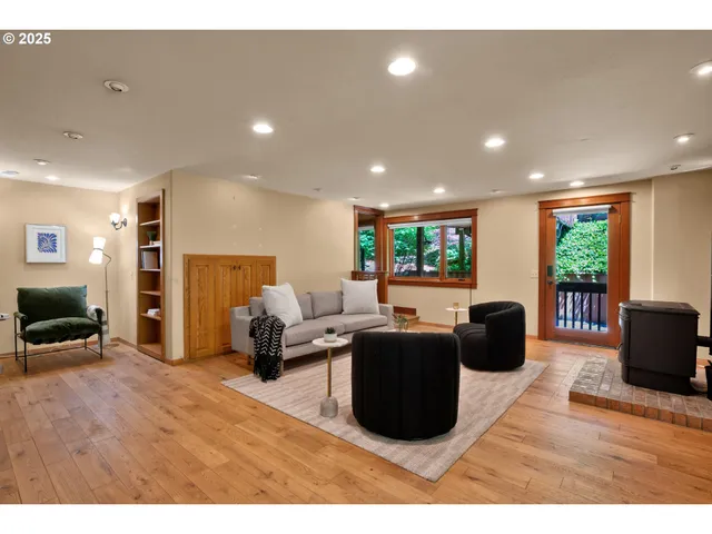 $990,000 | 3574 Spring Boulevard, Eugene, OR 97405