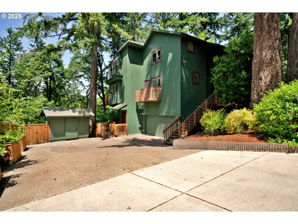 $990,000 | 3574 Spring Boulevard, Eugene, OR 97405