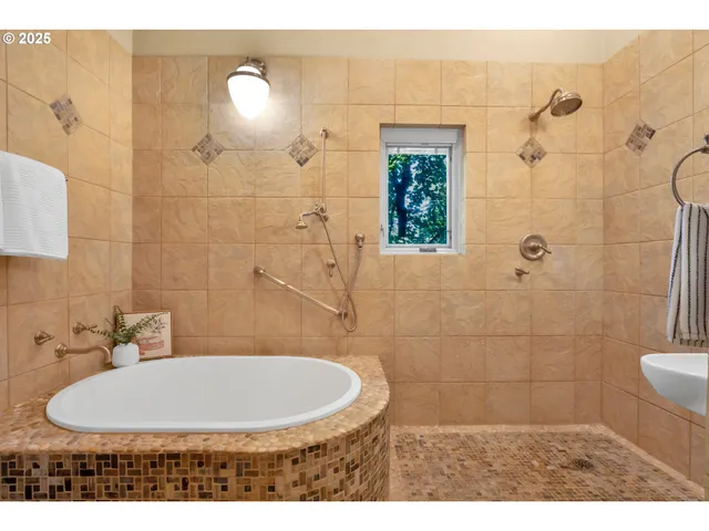 $990,000 | 3574 Spring Boulevard, Eugene, OR 97405