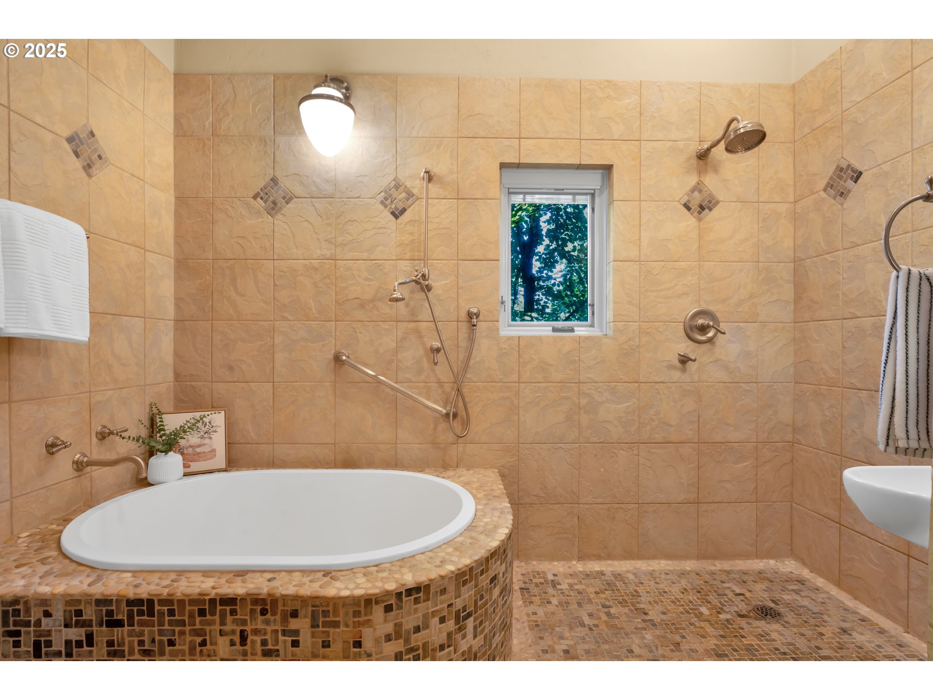 3574 Spring Boulevard Eugene, OR 97405 - Photo 32 of 46