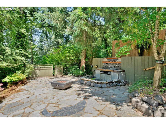 $990,000 | 3574 Spring Boulevard, Eugene, OR 97405