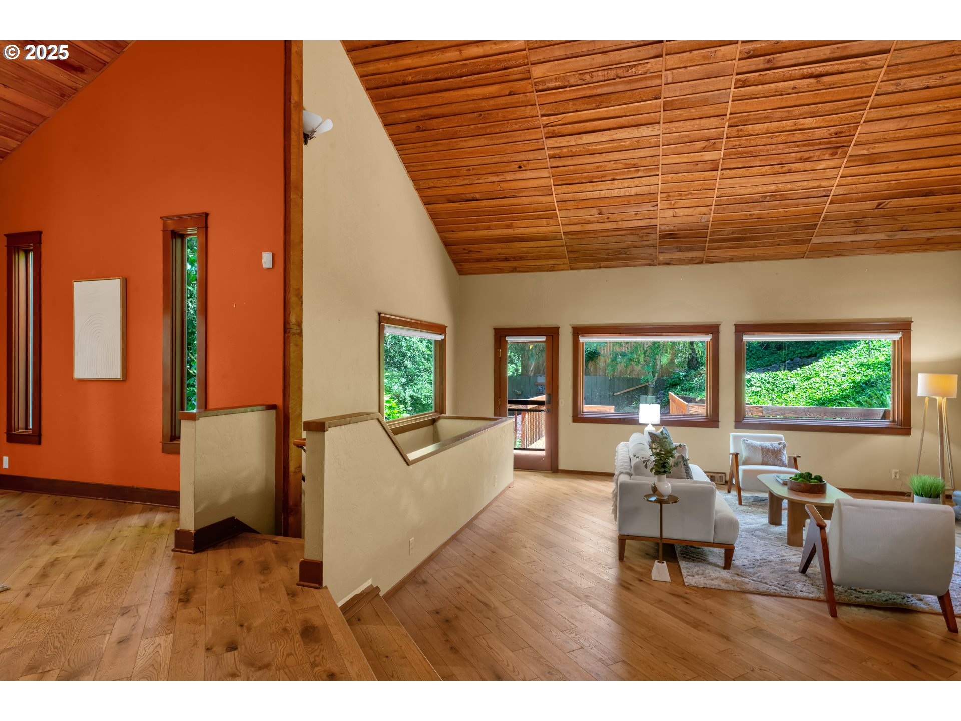 3574 Spring Boulevard Eugene, OR 97405 - Photo 4 of 46