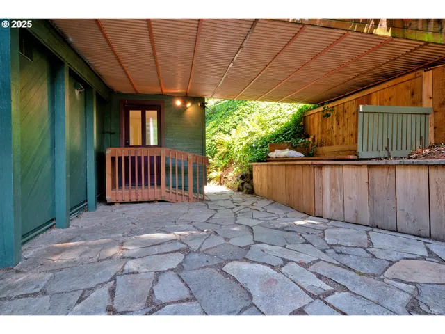 $990,000 | 3574 Spring Boulevard, Eugene, OR 97405