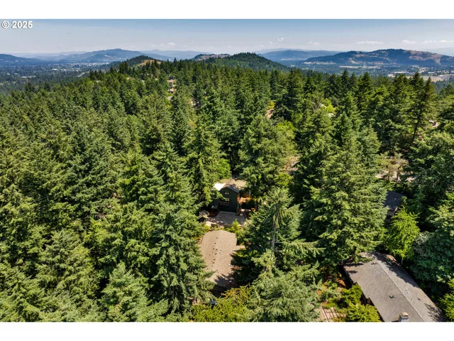 $990,000 | 3574 Spring Boulevard, Eugene, OR 97405