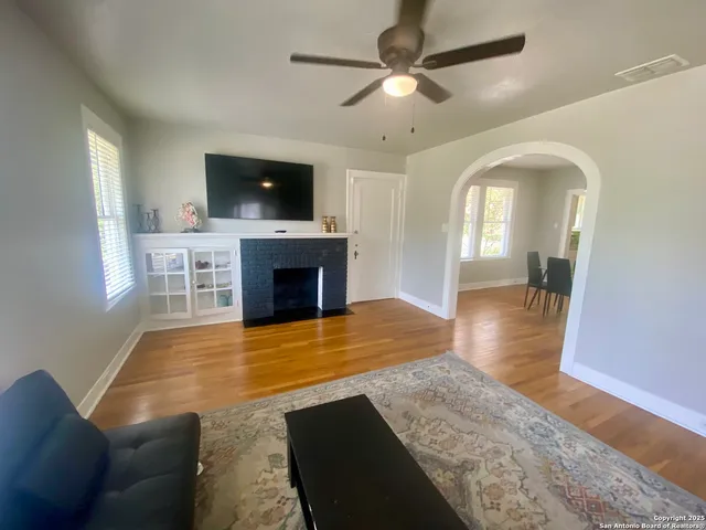 $1,799 | 1439 East Highland Boulevard, Unit UPSTAIRS, San Antonio, TX 78210