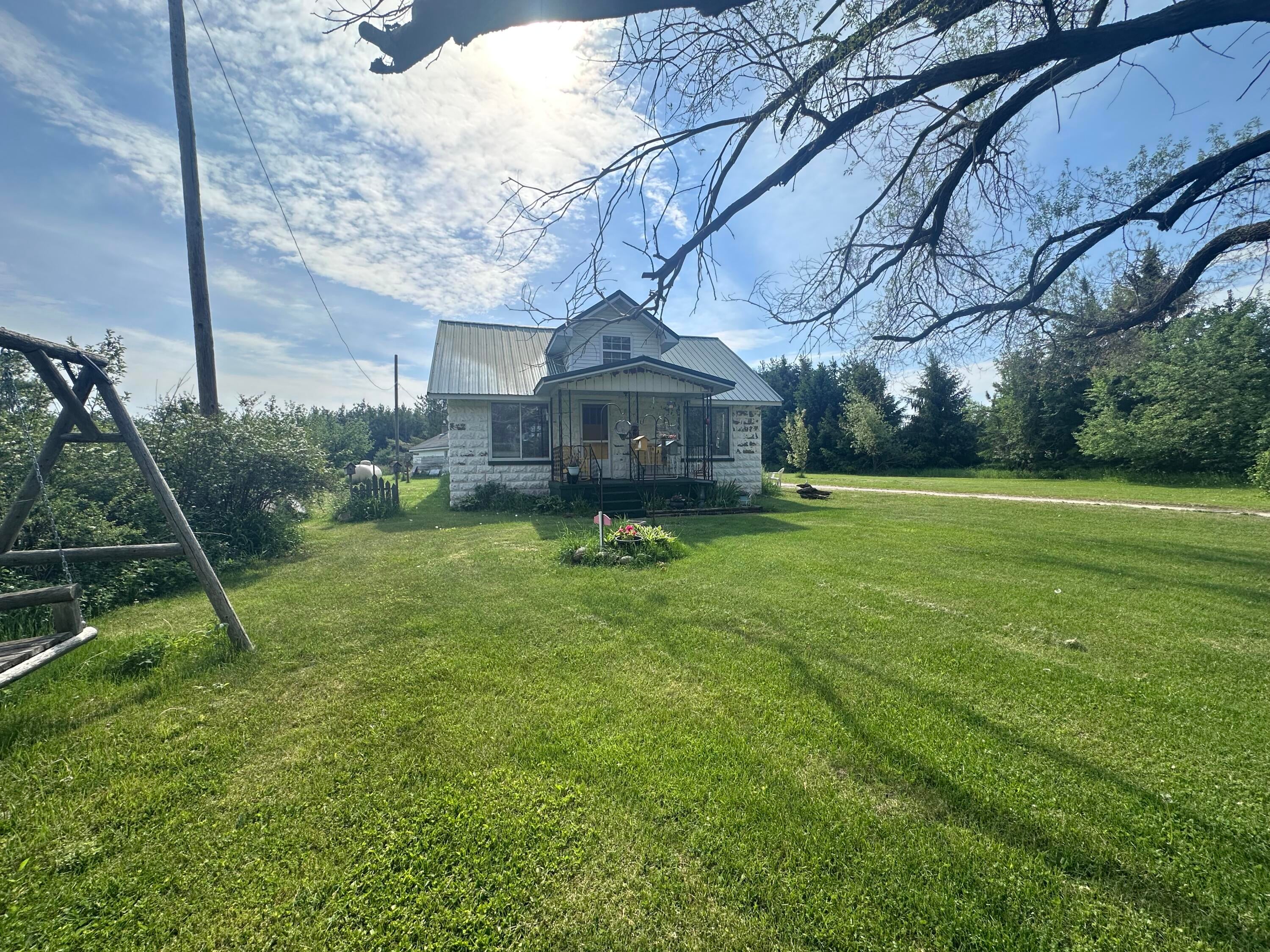 1932 Knepp Road Fairview, MI 48621 - Photo 2 of 36 IMG_3818