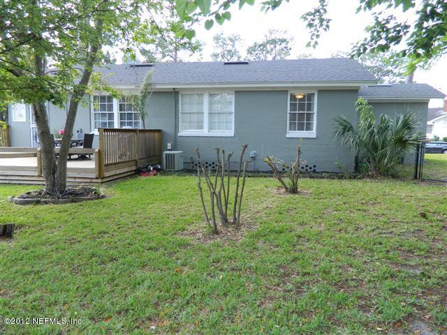 2231 Southampton Road Jacksonville, FL 32207 - Photo 5 of 23 a house view with a sitting space and garden