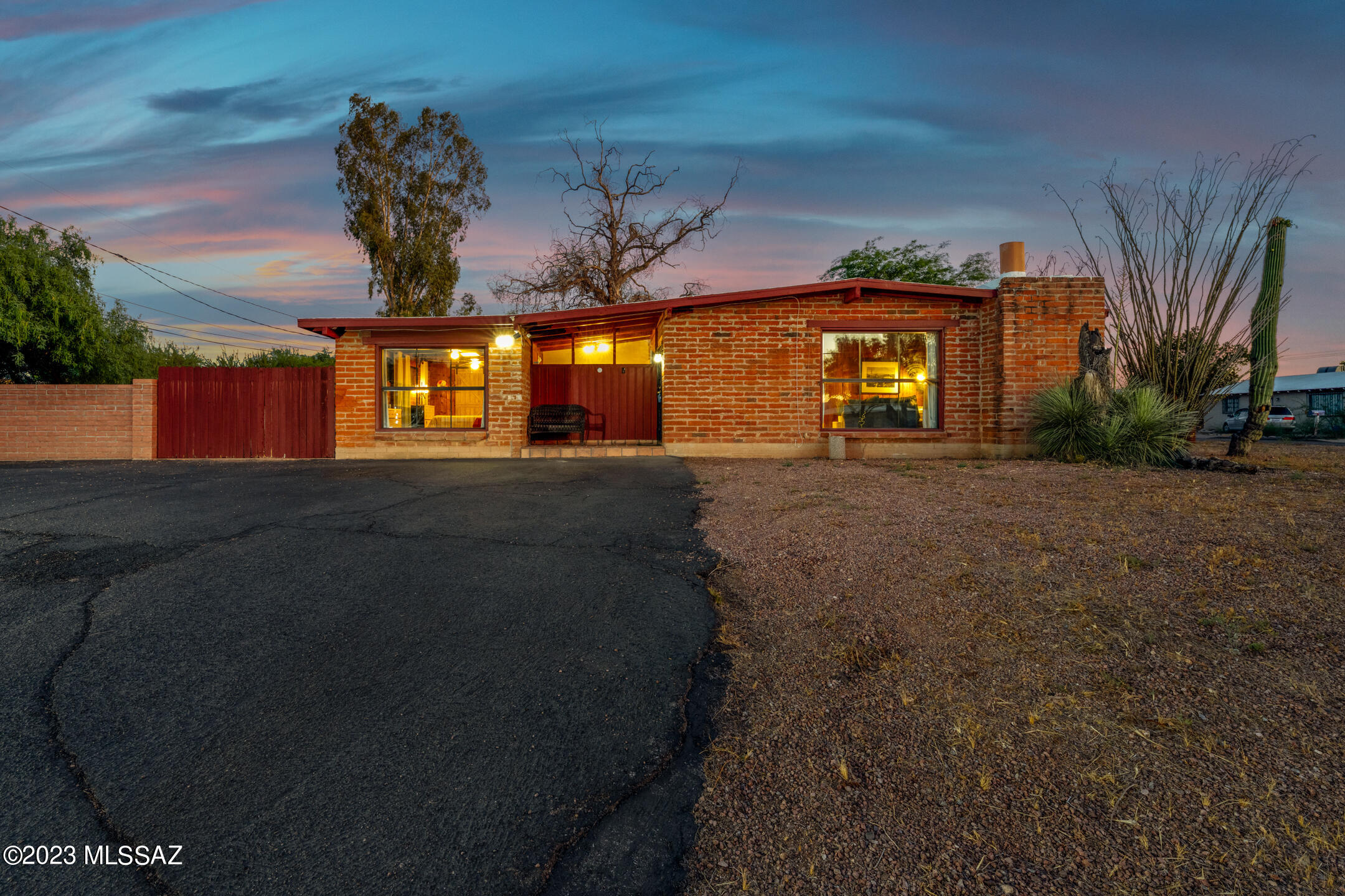1702 East Allen Road Tucson, AZ 85719 - Photo 1 of 27 Gallery Image 1