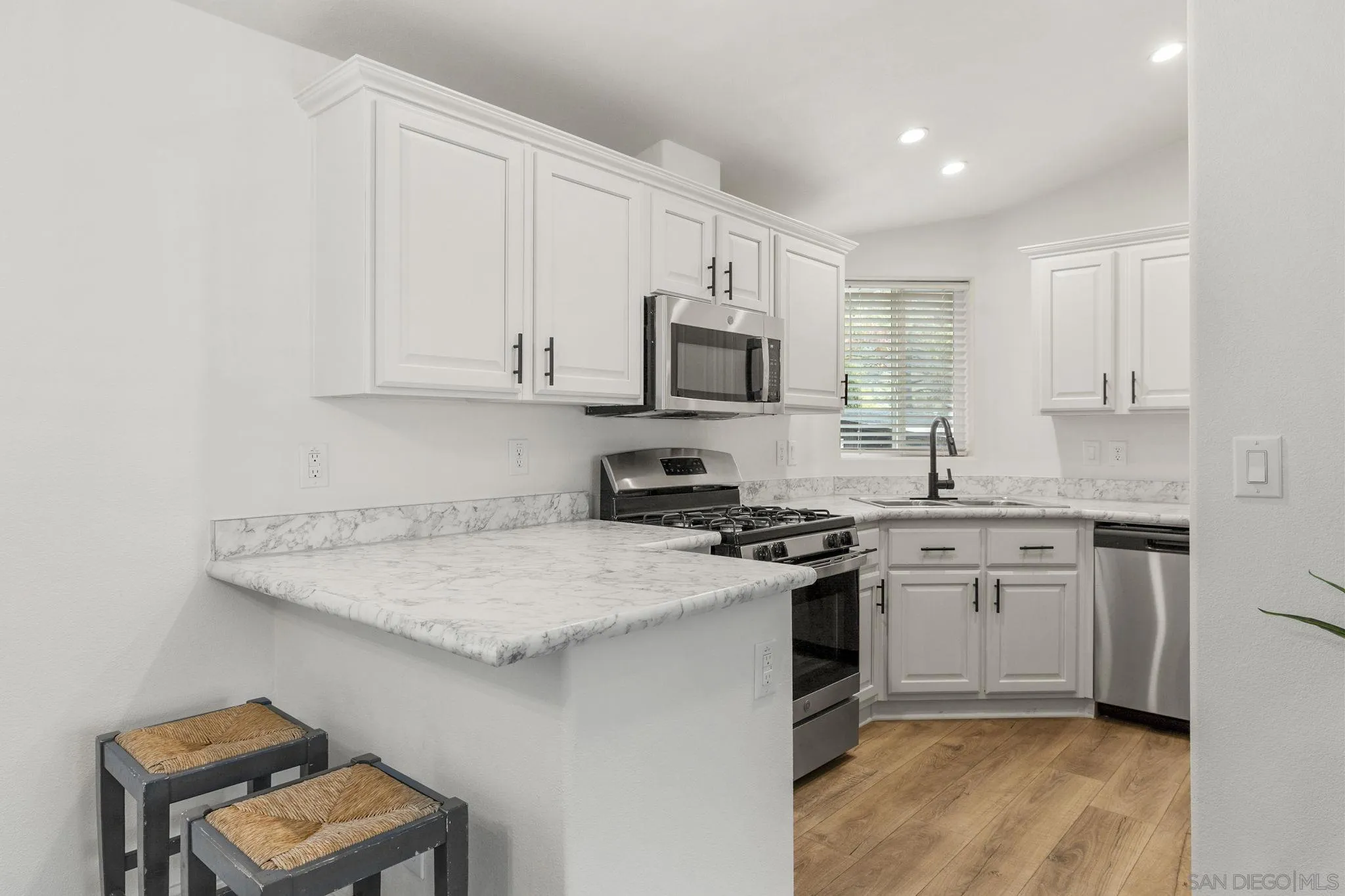 22899 Byron Road, Unit 77 Crestline, CA 92325 - Photo 11 of 33