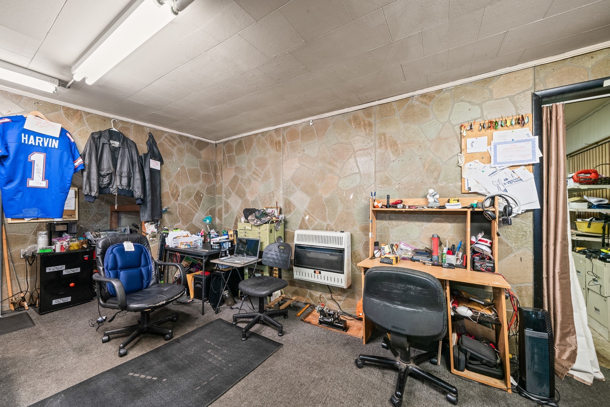 249 North Spring Street Sparta, TN 38583 - Photo 8 of 27 a view of a workspace with furniture