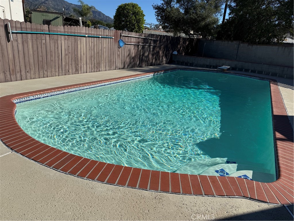 10430 McVine Avenue Sunland, CA 91040 - Photo 51 of 52 a view of a backyard with a garden