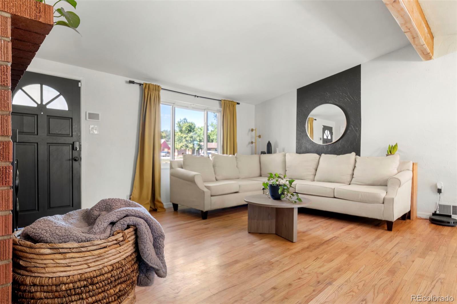 7930 Crestview Lane Denver, CO 80221 - Photo 3 of 24