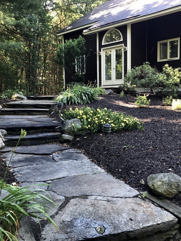 217 Shutesbury Road Amherst, MA 01002 - Photo 3 of 30 Gallery Image 3