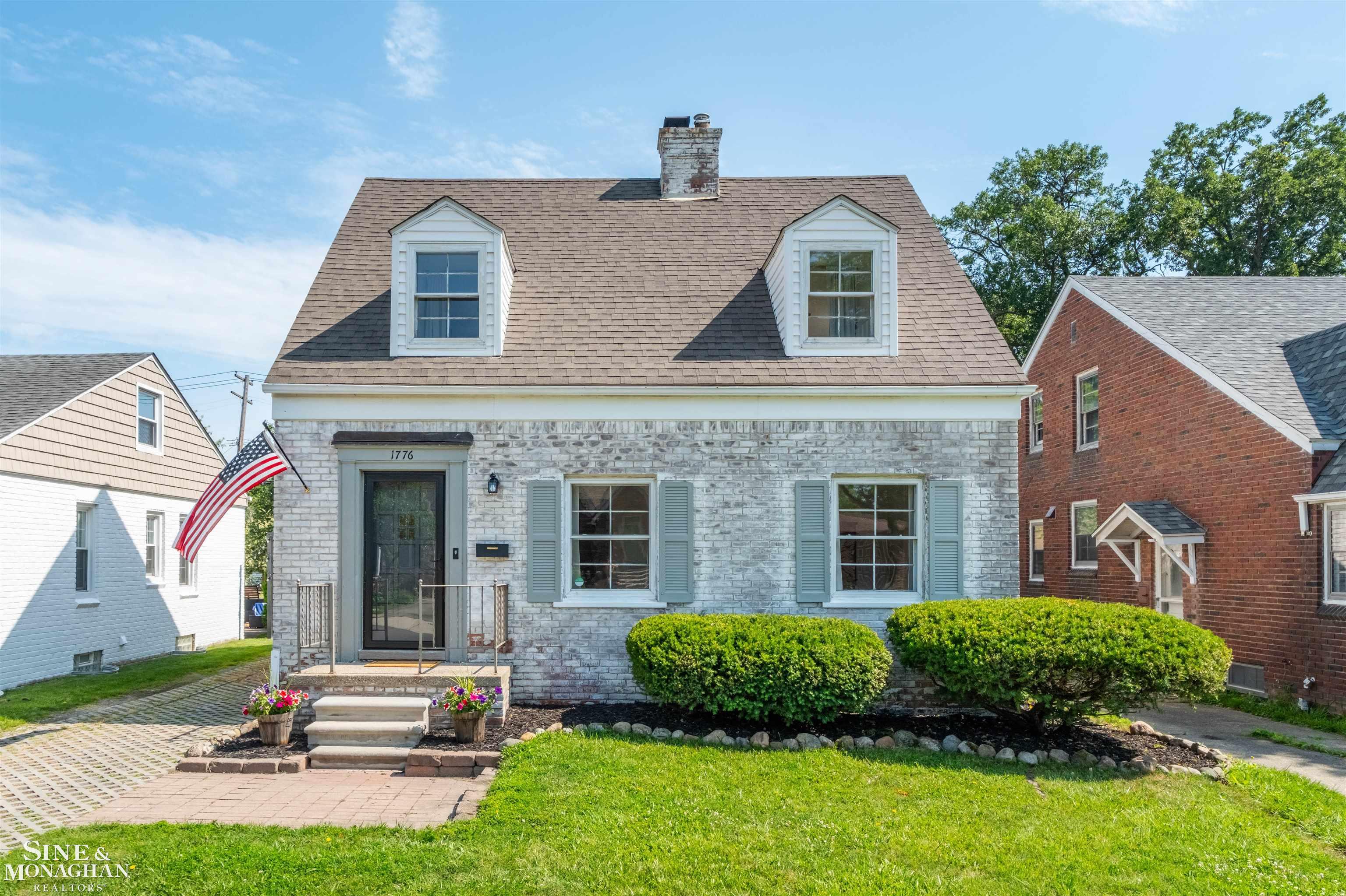 1776 Hampton Road Grosse Pointe, MI 48236 - Photo 1 of 37 50213018-bc67a8be-6d3a-4be2-851d-140d28532b37.JPG