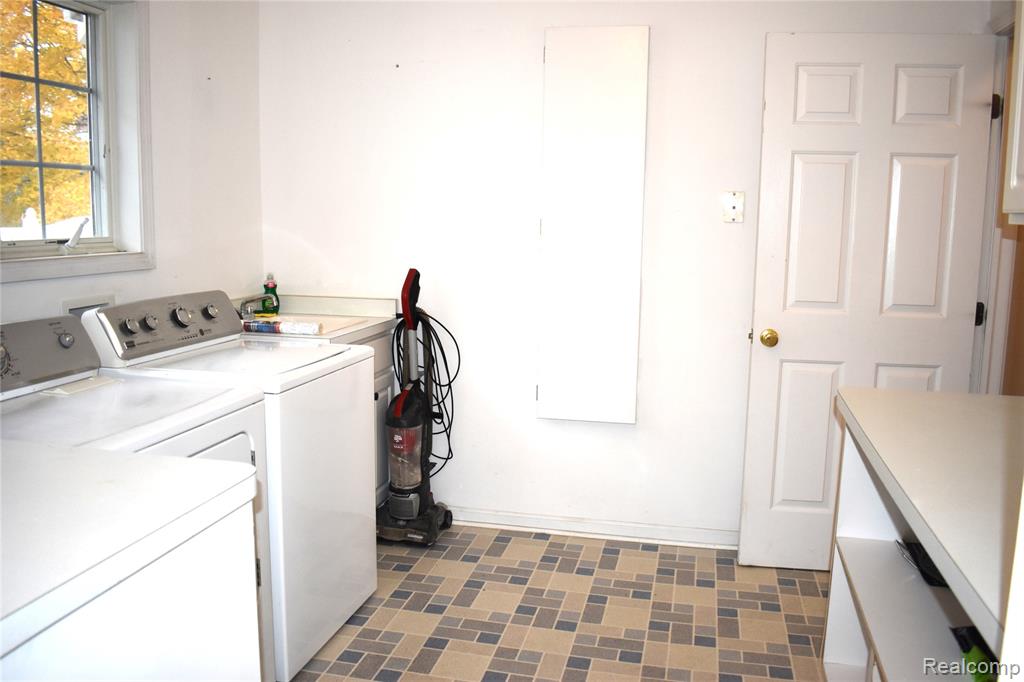 9701 Roberts Road Gregory, MI 48137 - Photo 11 of 39