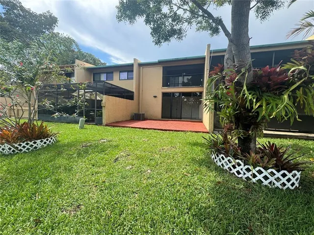 $3,100 | 761 East Coco Plum Circle, Unit 6, Plantation, FL 33324