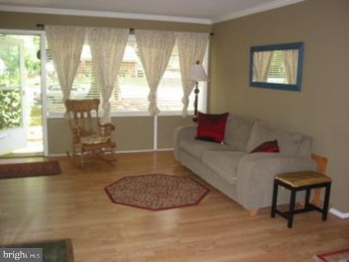 5505 Hinton Street Springfield, VA 22151 - Photo 8 of 12 Living Room