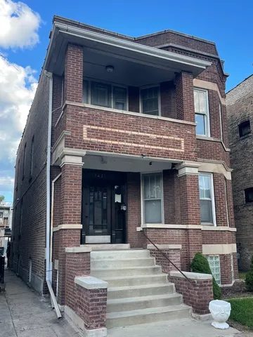 $1,800 | 7421 South Eberhart Avenue, Unit 2, Chicago, IL 60619