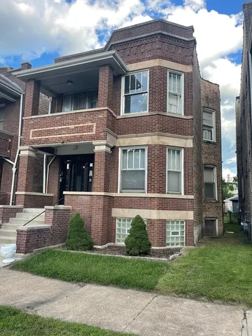 $1,800 | 7421 South Eberhart Avenue, Unit 2, Chicago, IL 60619