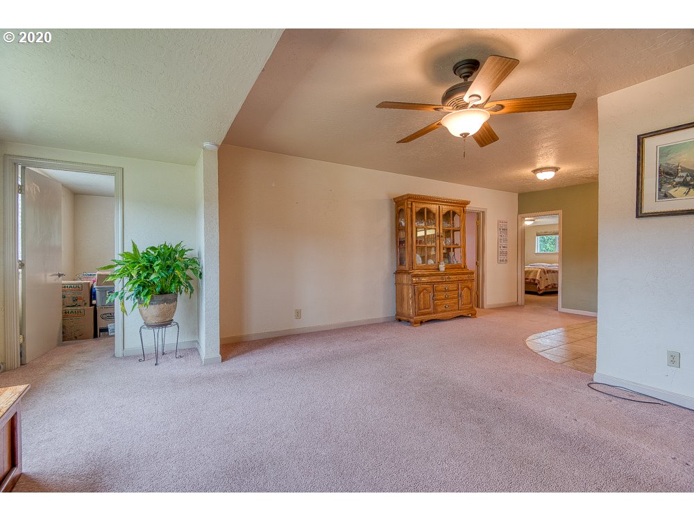 63156 Fruitdale Road Coos Bay, OR 97420 - Photo 6 of 28 Gallery Image 6