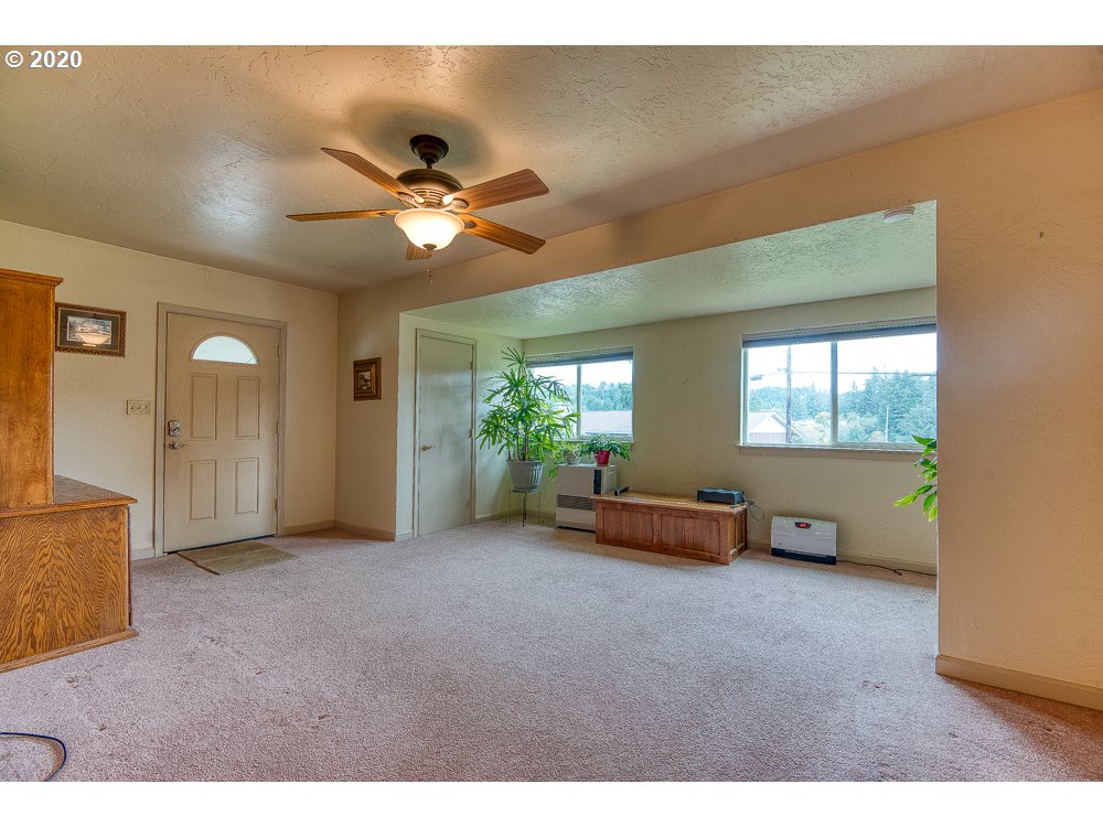 63156 Fruitdale Road Coos Bay, OR 97420 - Photo 8 of 28 Gallery Image 8