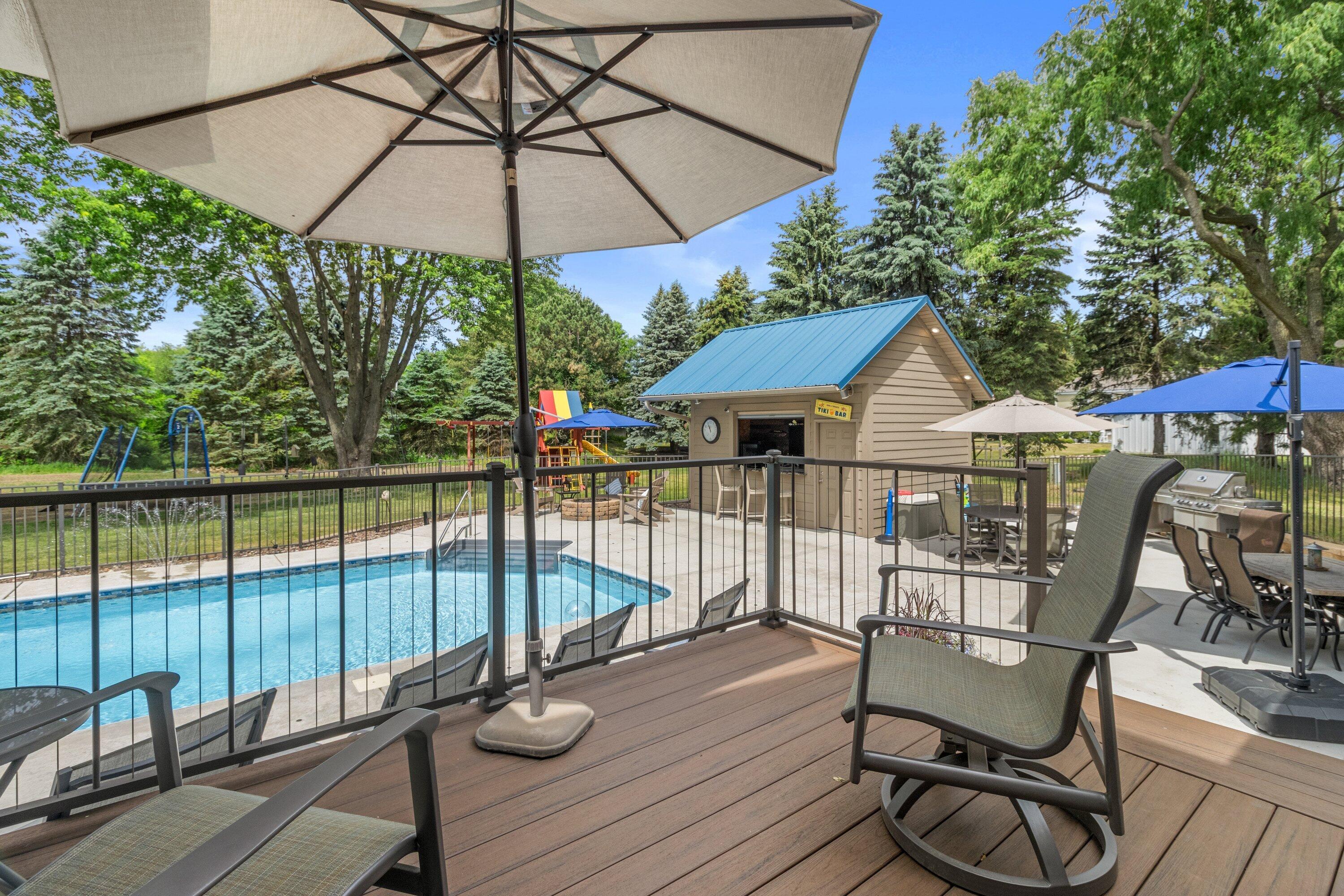 W318N377 Whitetail Run Delafield, WI 53018 - Photo 5 of 61 Deck & Pool