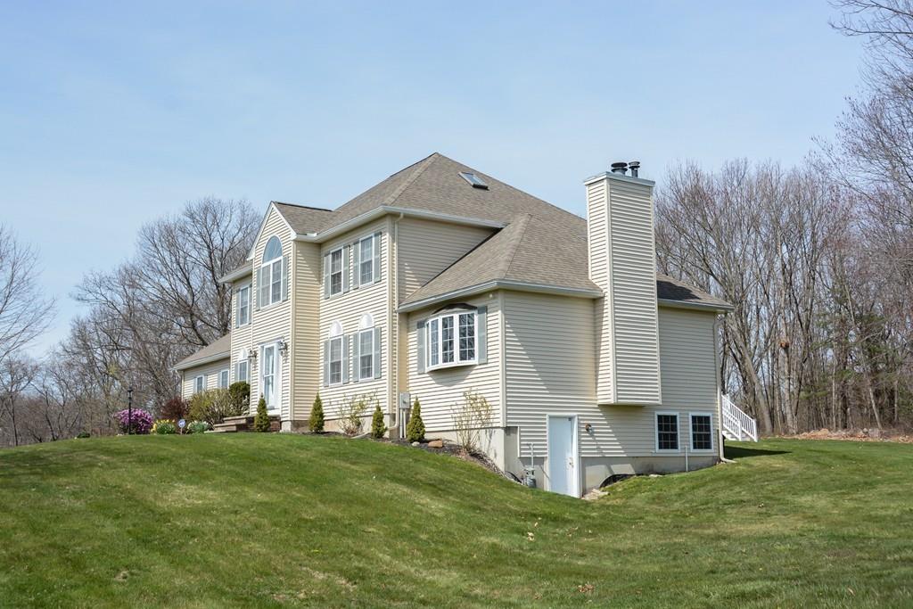 14 Bramble Hill Road Methuen, MA 01844 - Photo 3 of 42 Gallery Image 3